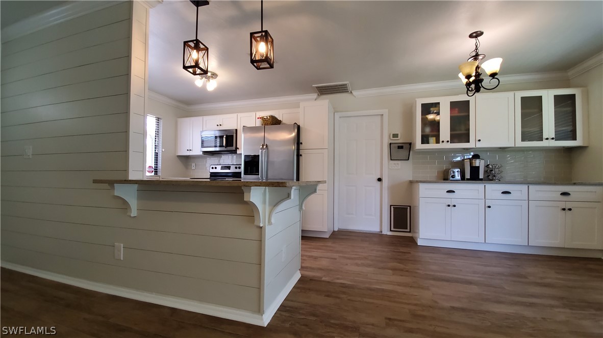 9168 Pomelo Road East Fort Myers, FL 33967 - Photo 10 of 34 Gallery Image 10