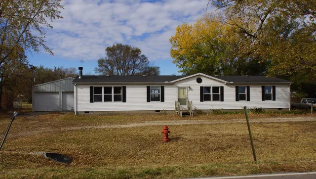 $70,000 | 207 South Haven Road, Haven, KS 67543