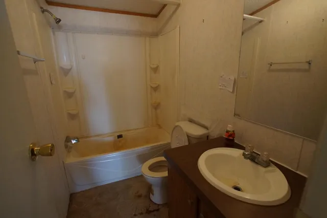 $70,000 | 207 South Haven Road, Haven, KS 67543