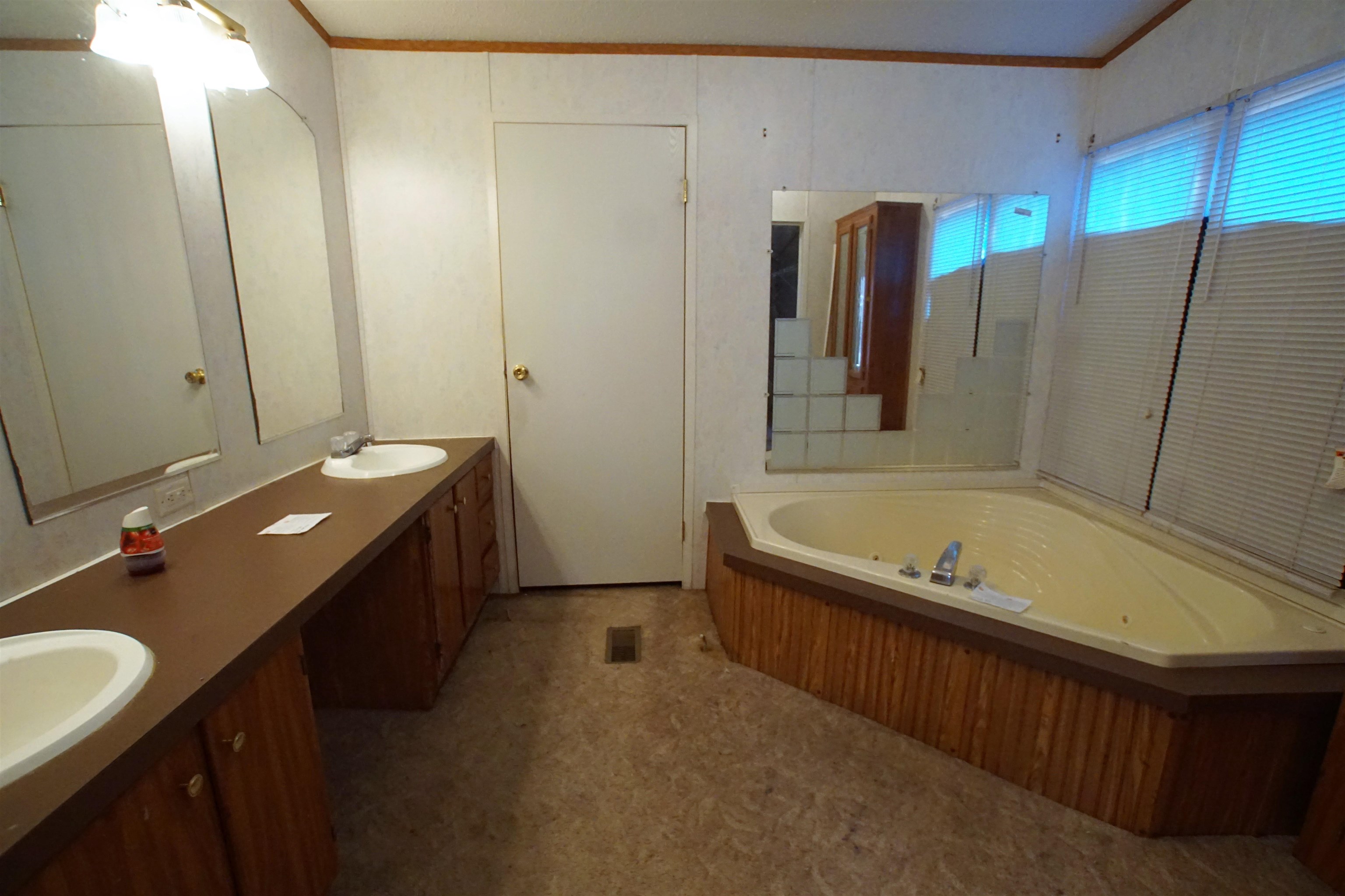 207 South Haven Road Haven, KS 67543 - Photo 6 of 13