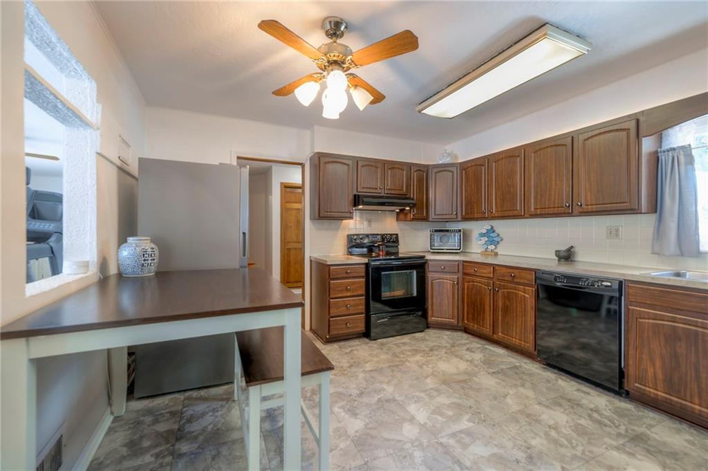 6215 Longview Road Kansas City, MO 64134 - Photo 15 of 40