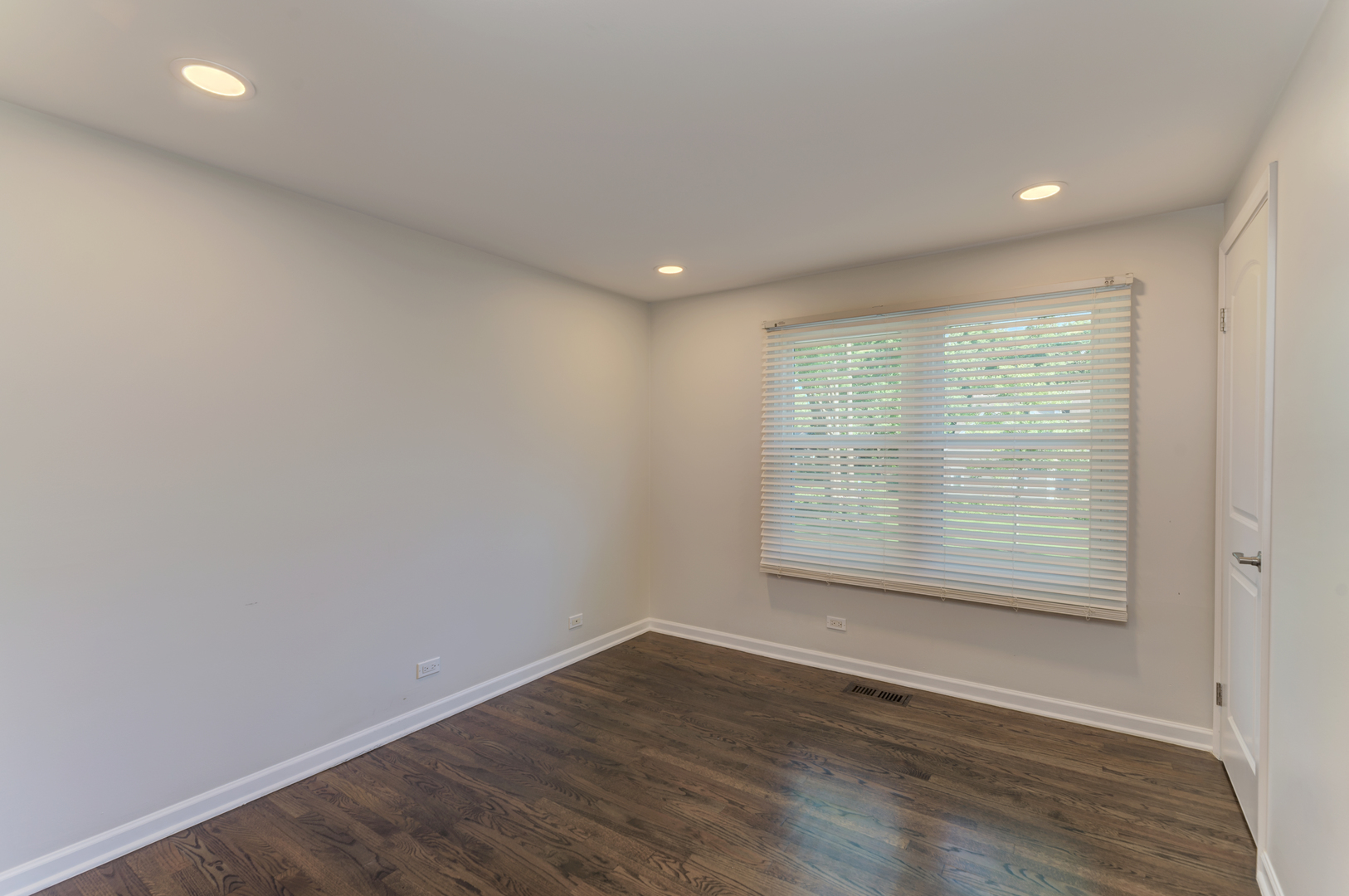 1249 Stonegate Road Naperville, IL 60540 - Photo 30 of 49