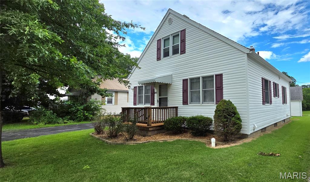2432 State Street Chester, IL 62233 - Photo 1 of 45