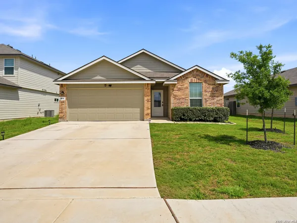 $1,950 | 804 Red River, Cibolo, TX 78108
