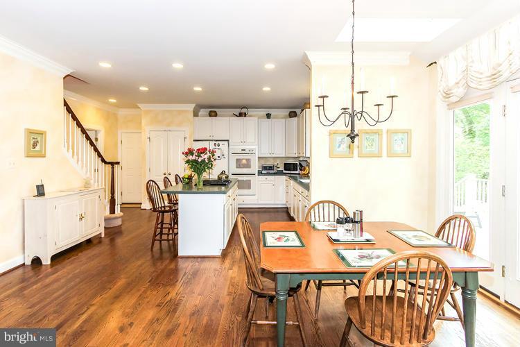 1161 Fieldview Drive Reston, VA 20194 - Photo 12 of 30 Kitchen
