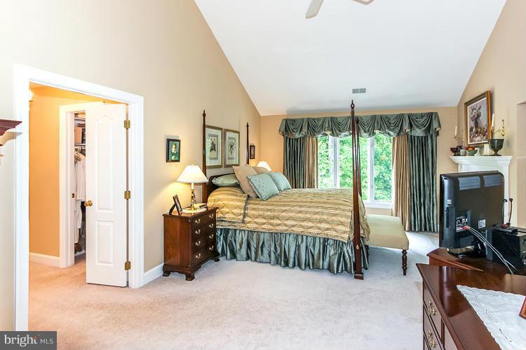 1161 Fieldview Drive Reston, VA 20194 - Photo 20 of 30 Bedroom (Master)