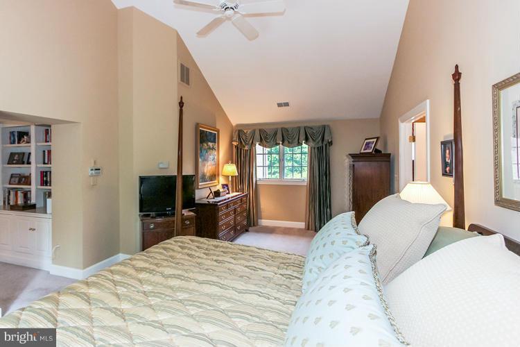 1161 Fieldview Drive Reston, VA 20194 - Photo 21 of 30 Bedroom (Master)