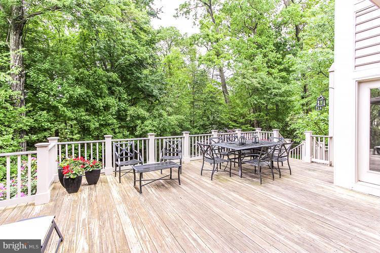 1161 Fieldview Drive Reston, VA 20194 - Photo 28 of 30 Exterior (Rear)