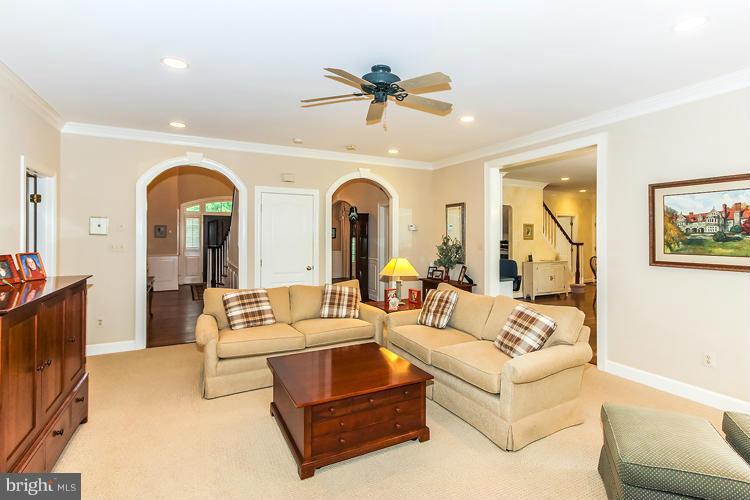 1161 Fieldview Drive Reston, VA 20194 - Photo 8 of 30 Family Room