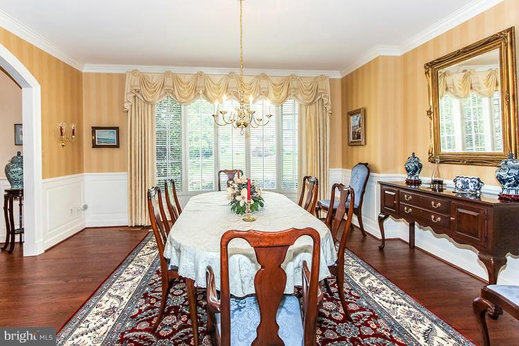 1161 Fieldview Drive Reston, VA 20194 - Photo 9 of 30 Dining Room
