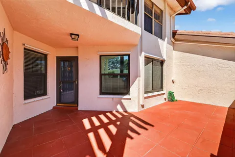 $239,500 | 6060 Southeast Martinique Drive, Unit 103, Stuart, FL 34997