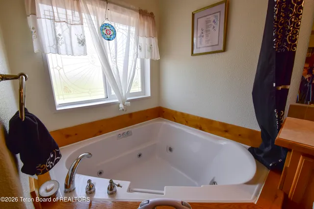 $699,000 | 111 Looney Lane, Pinedale, WY 82941