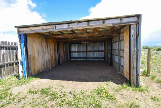 $699,000 | 111 Looney Lane, Pinedale, WY 82941