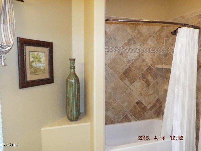 3900 Grant Line Road Mims, FL 32754 - Photo 22 of 36 Guest Bath Tub View.jpg