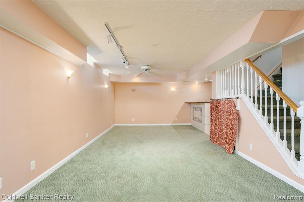 24261 Scarlet Court Novi, MI 48374 - Photo 40 of 44