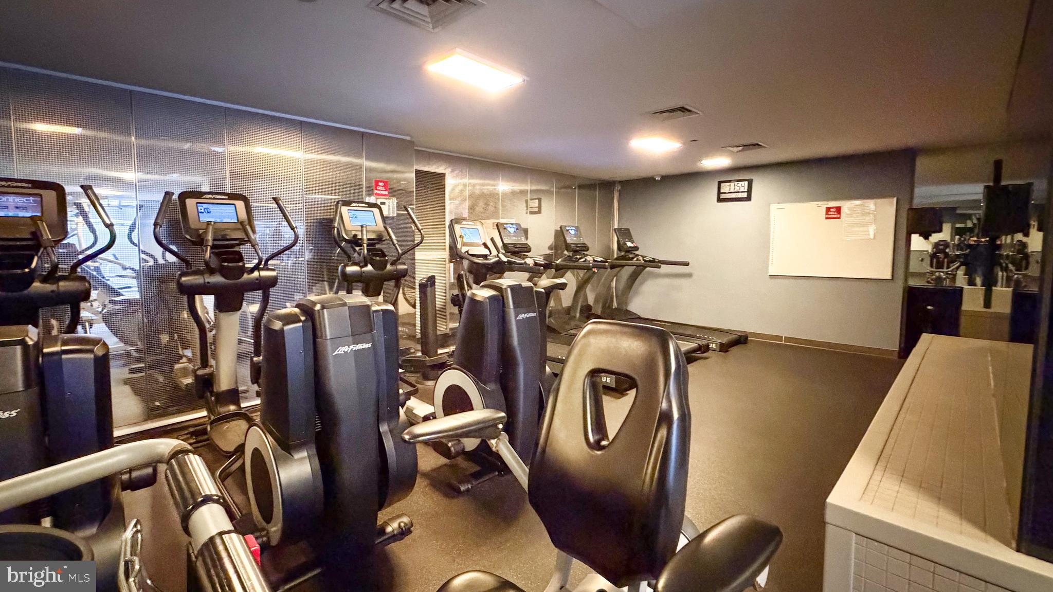 1530 Key Boulevard, Unit 1321 Arlington, VA 22209 - Photo 28 of 42 a view of a room with gym equipment