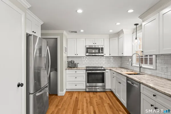 $549,900 | 245 Bell Street, Glastonbury, CT 06033