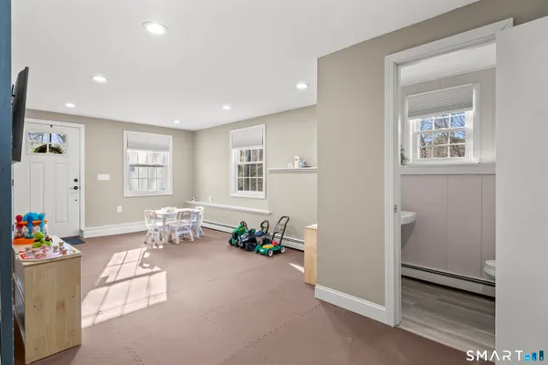 $549,900 | 245 Bell Street, Glastonbury, CT 06033