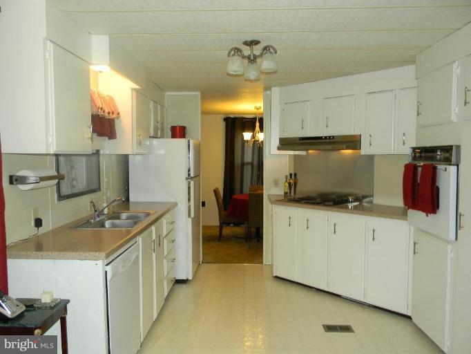 12612 Livingston Road Fort Washington, MD 20744 - Photo 6 of 7 Kitchen #2