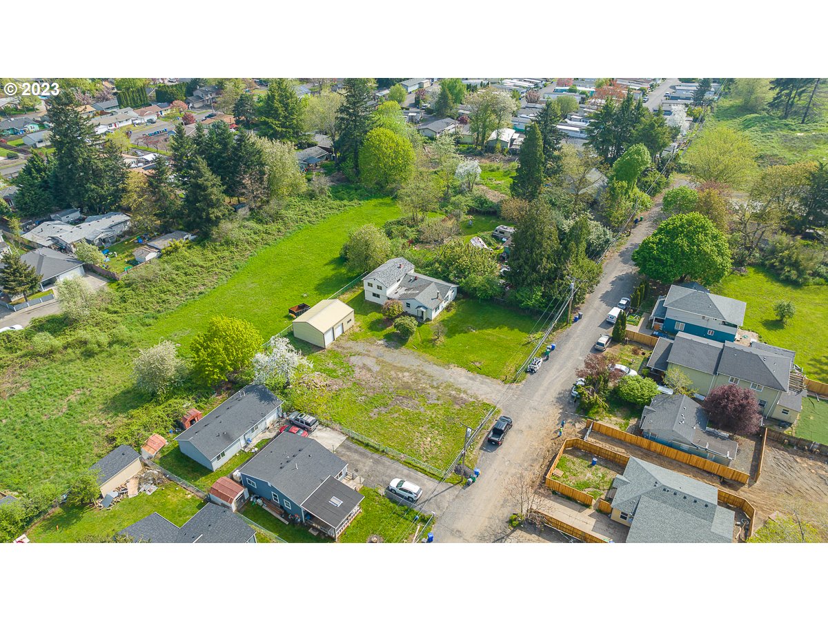 16315 Southeast Lincoln Street Portland, OR 97233 - Photo 23 of 32 a picture of city view