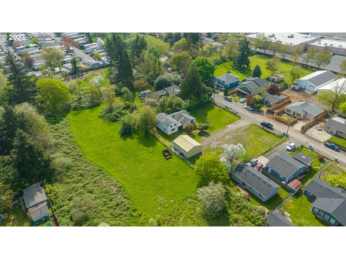 16315 Southeast Lincoln Street Portland, OR 97233 - Photo 27 of 32