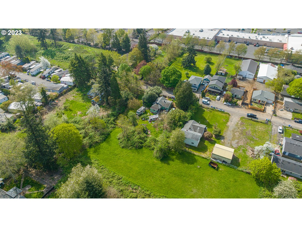 16315 Southeast Lincoln Street Portland, OR 97233 - Photo 28 of 32