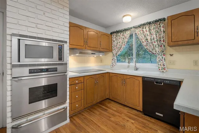 $350,000 | 5327 Crowndun Drive, St. Louis, MO 63129