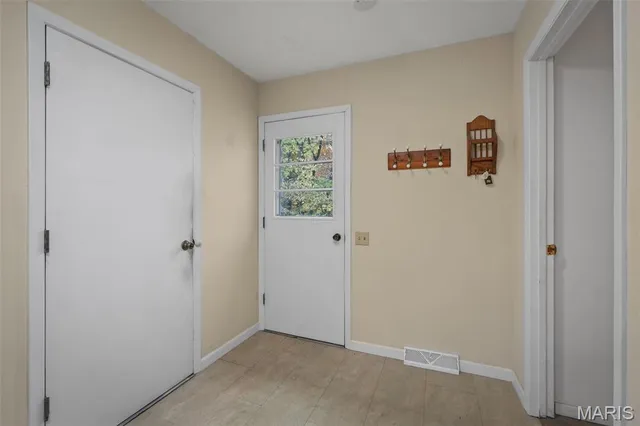 $350,000 | 5327 Crowndun Drive, St. Louis, MO 63129