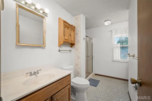 $350,000 | 5327 Crowndun Drive, St. Louis, MO 63129