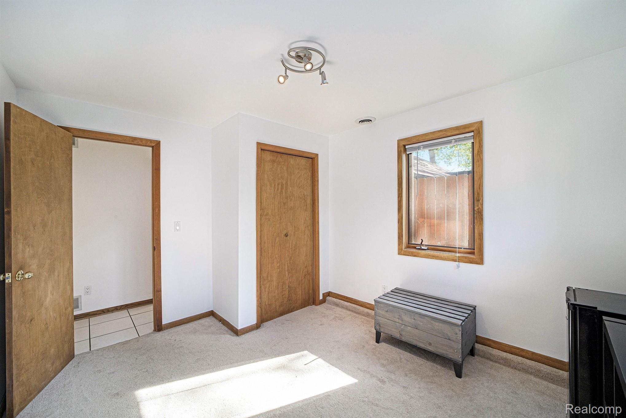 3627 Normandy Road Royal Oak, MI 48073 - Photo 15 of 29 017A7563.jpg