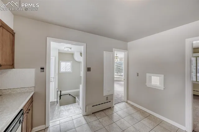 a view of a livingroom with a dinning area