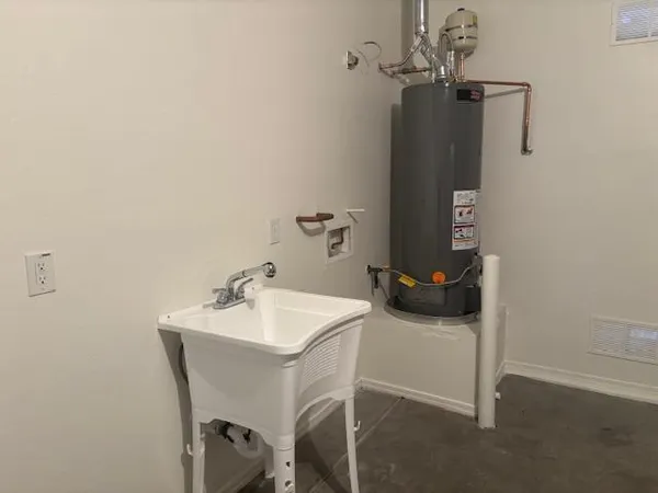 $2,400 | 2520 West Patagonia Way, Phoenix, AZ 85086