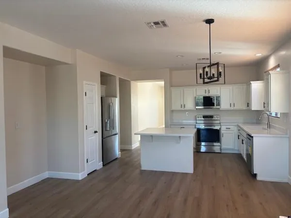 $2,400 | 2520 West Patagonia Way, Phoenix, AZ 85086