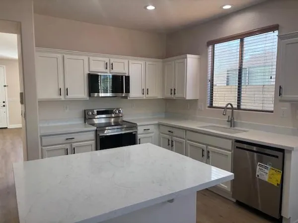 $2,400 | 2520 West Patagonia Way, Phoenix, AZ 85086