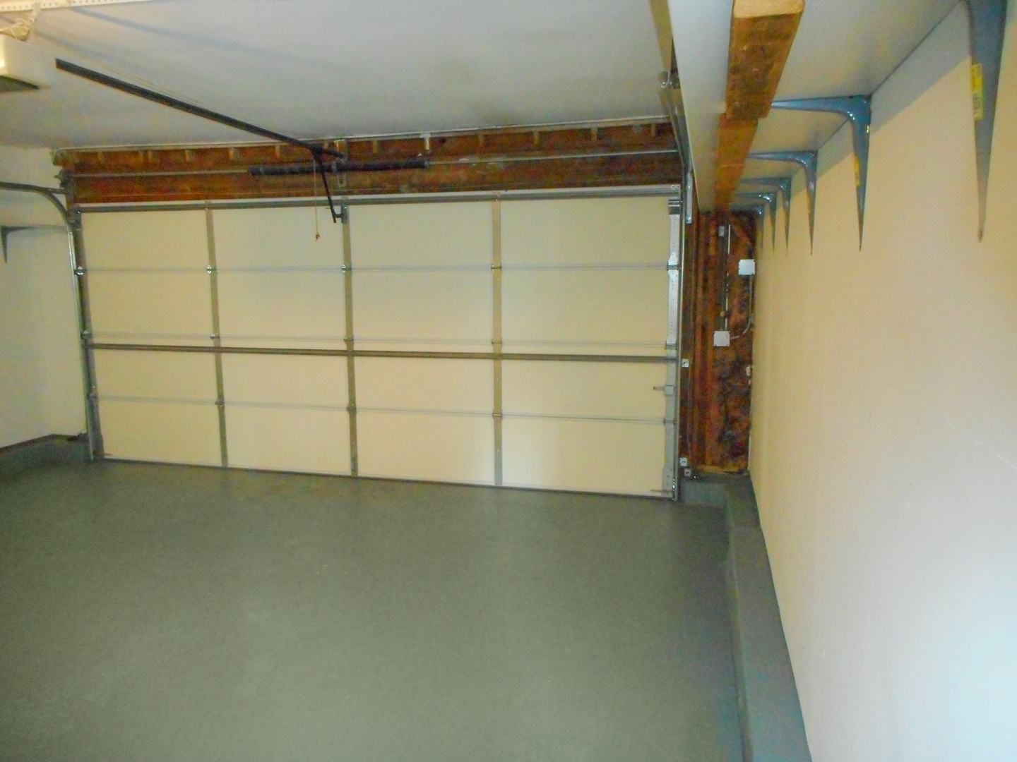 1318 Antigo Trail Carol Stream, IL 60188 - Photo 13 of 23 a view of a small space