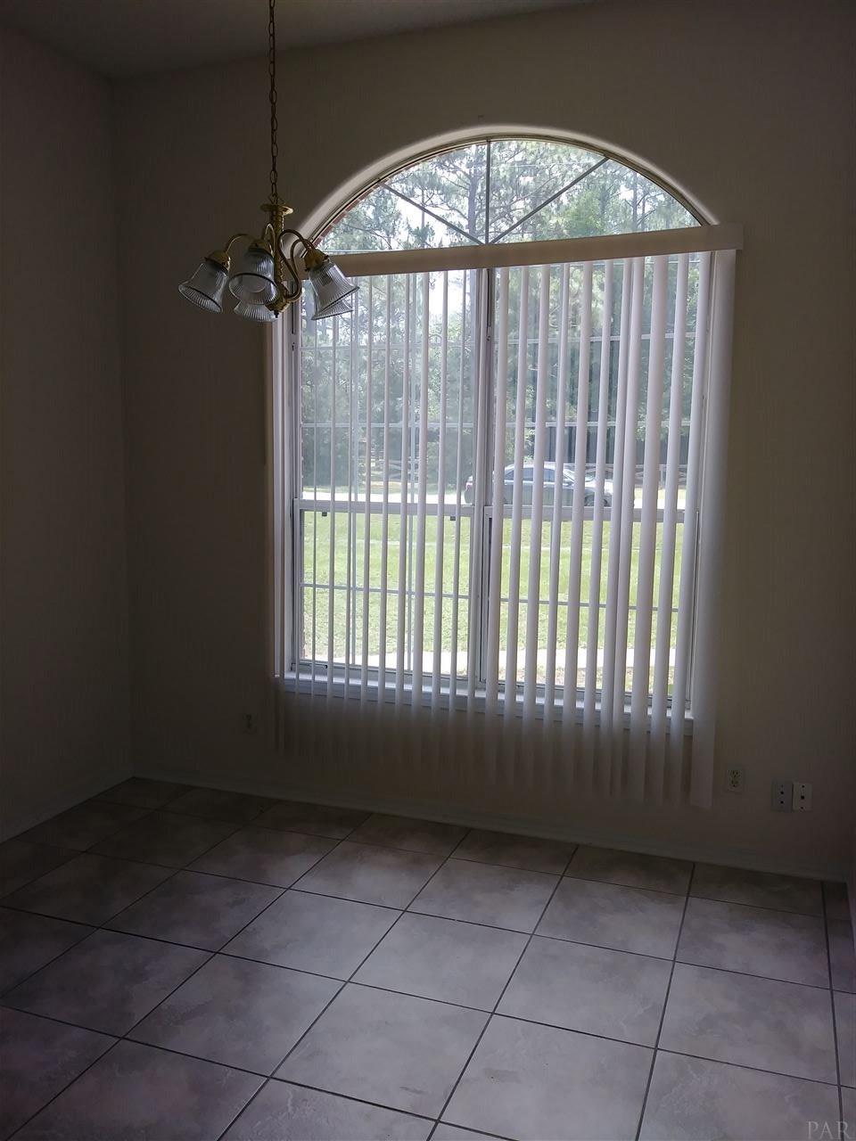7403 Woodside Road Pensacola, FL 32526 - Photo 4 of 15 Gallery Image 4