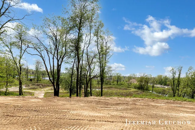 $310,000 | 746 West Sedona Hls Court Northeast, Grand Rapids, MI 49525