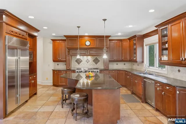 $3,849,000 | 71 Roberts Road, Englewood Cliffs, NJ 07632