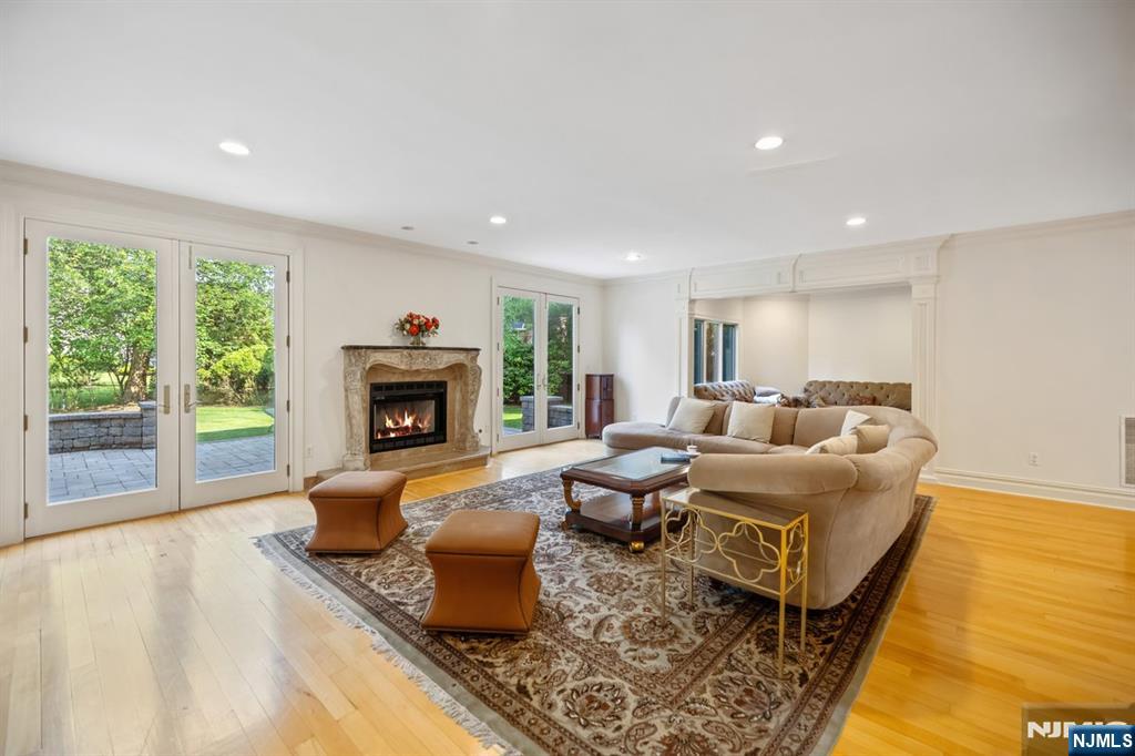 71 Roberts Road Englewood Cliffs, NJ 07632 - Photo 16 of 38