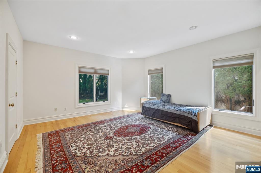 71 Roberts Road Englewood Cliffs, NJ 07632 - Photo 18 of 38