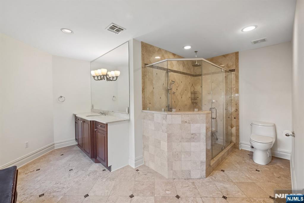 71 Roberts Road Englewood Cliffs, NJ 07632 - Photo 25 of 38