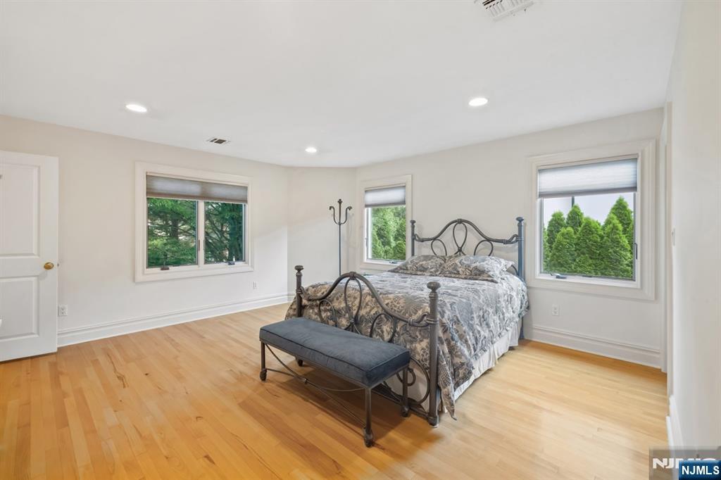 71 Roberts Road Englewood Cliffs, NJ 07632 - Photo 28 of 38