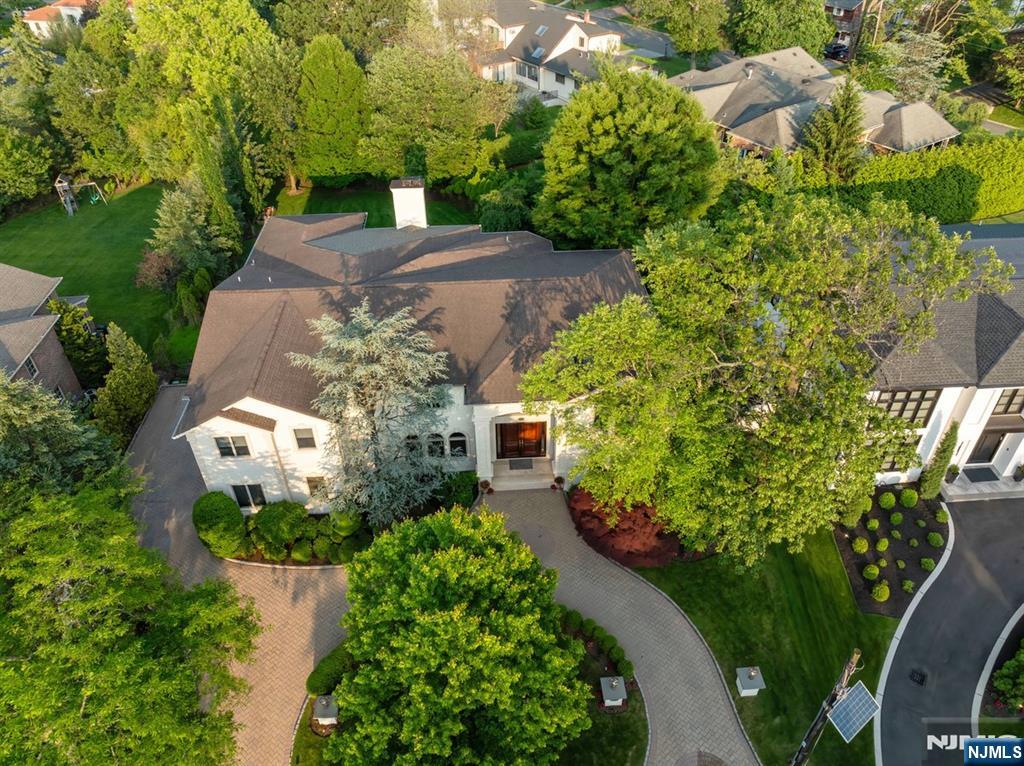 71 Roberts Road Englewood Cliffs, NJ 07632 - Photo 35 of 38