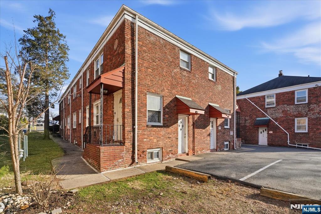 753 A Broad Avenue, Unit A Ridgefield, NJ 07657 - Photo 3 of 23