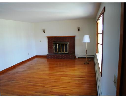 12 Old Mast Road York, ME 03909 - Photo 3 of 12 Living Room.