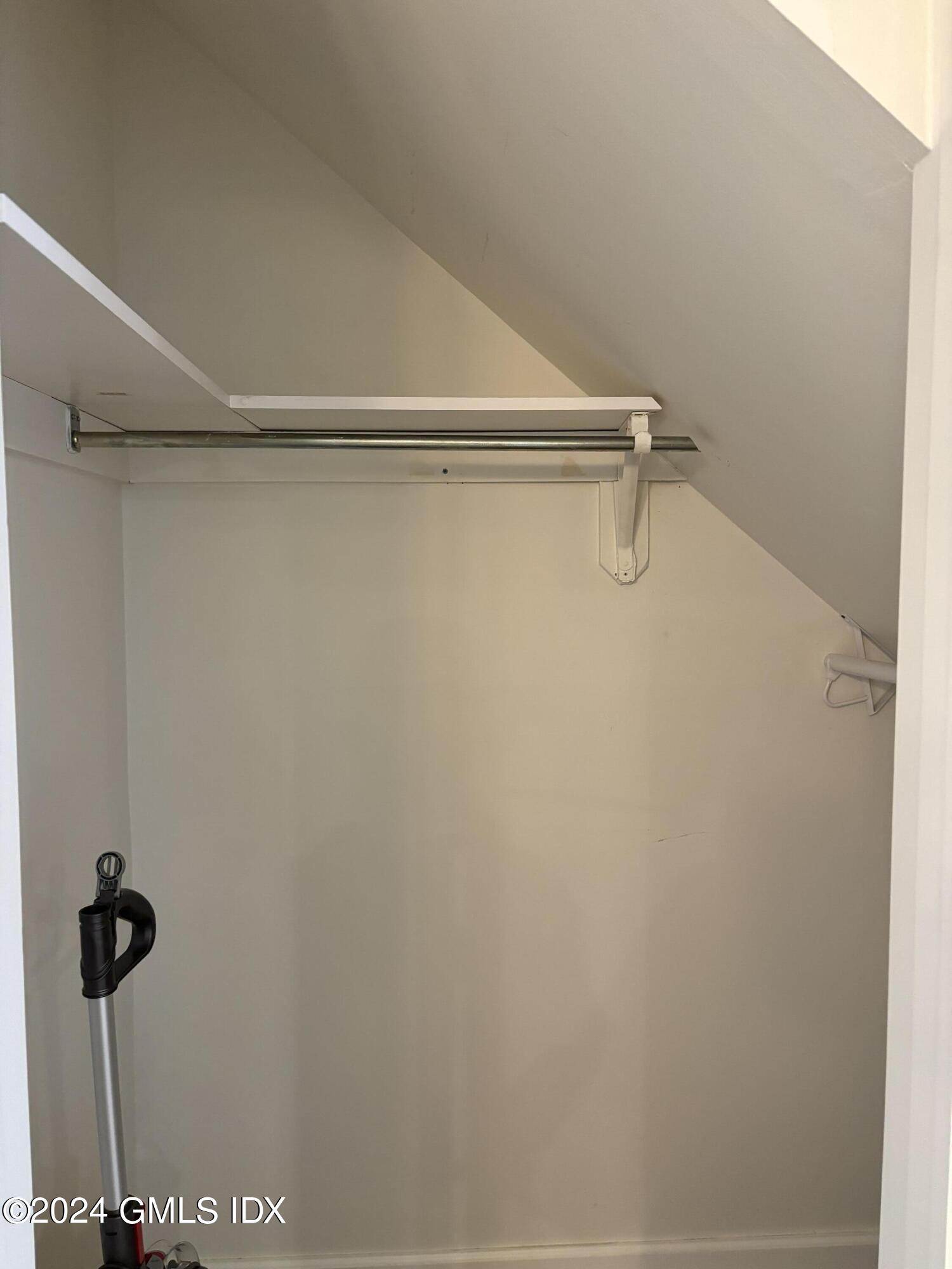 1465 East Putnam Avenue, Unit 306 Riverside, CT 06878 - Photo 6 of 13 IMG_5241