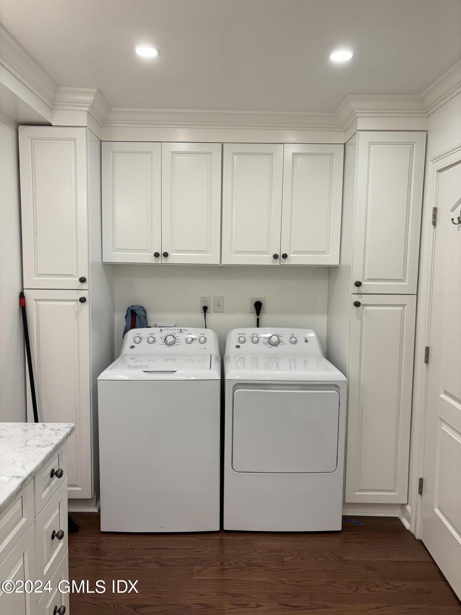 1465 East Putnam Avenue, Unit 306 Riverside, CT 06878 - Photo 10 of 13 IMG_5233