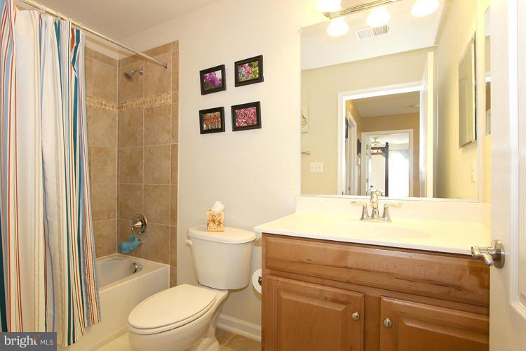 2218 Highfly Terrace Silver Spring, MD 20902 - Photo 20 of 21 Bath