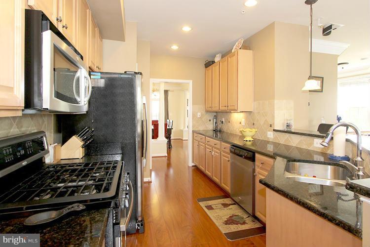 2218 Highfly Terrace Silver Spring, MD 20902 - Photo 7 of 21 Kitchen