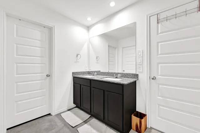 $2,000 | 7514 Cattle Walker Court, Rosharon, TX 77583